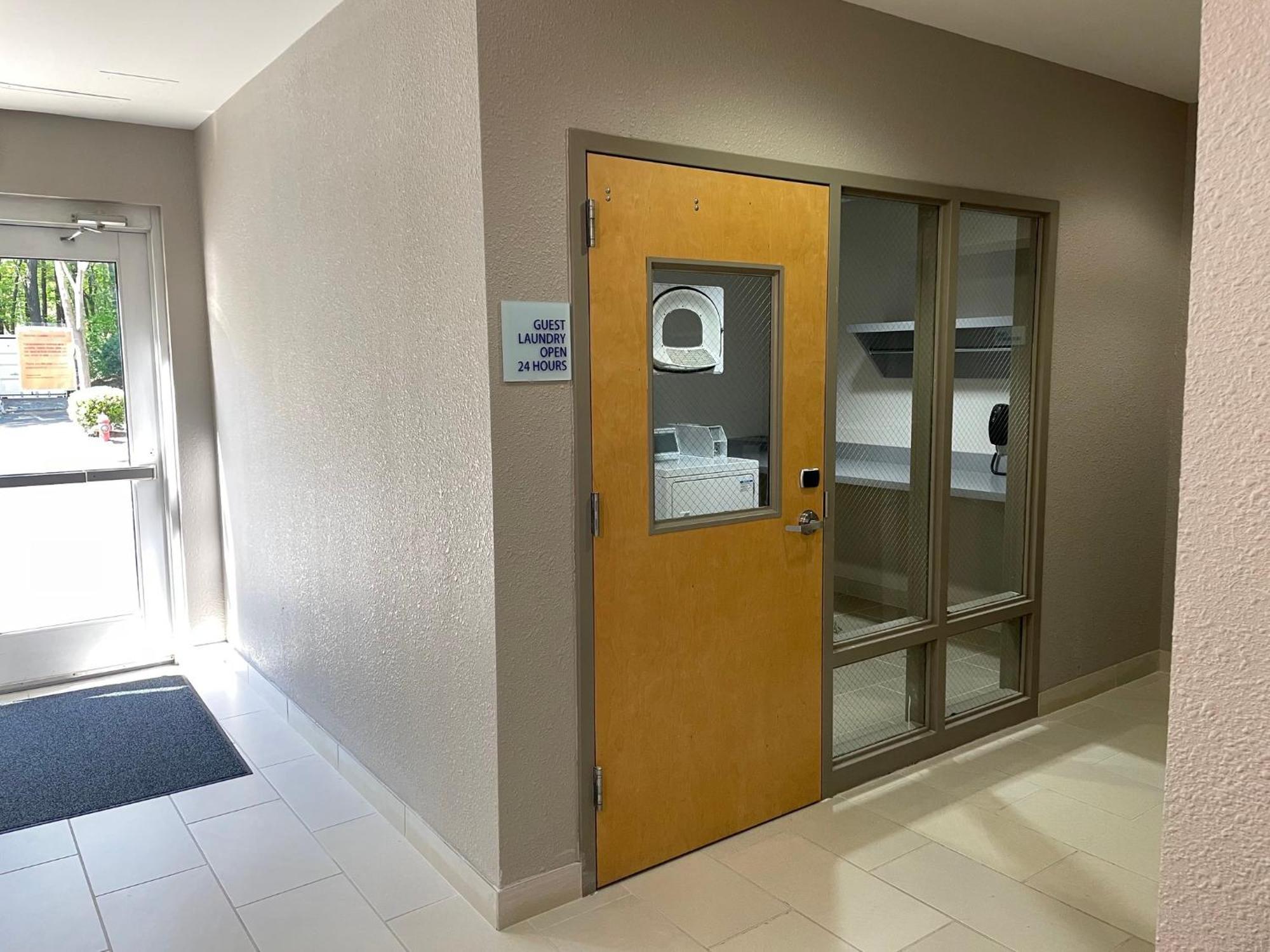 Holiday Inn Express Hotel Raleigh Southwest By Ihg Екстер'єр фото