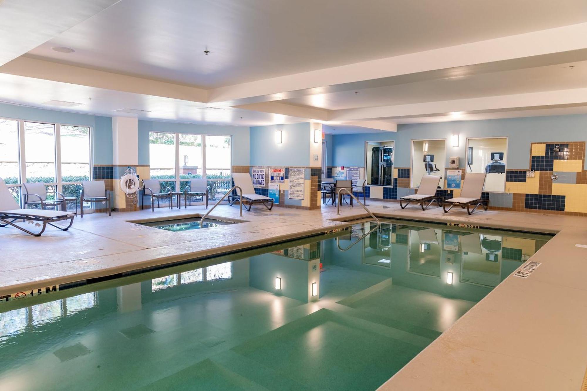 Holiday Inn Express Hotel Raleigh Southwest By Ihg Екстер'єр фото