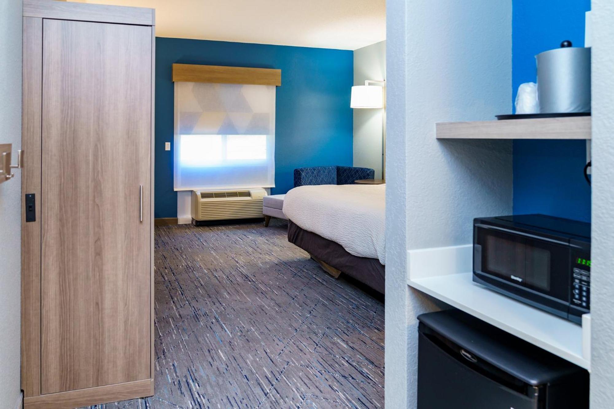 Holiday Inn Express Hotel Raleigh Southwest By Ihg Екстер'єр фото