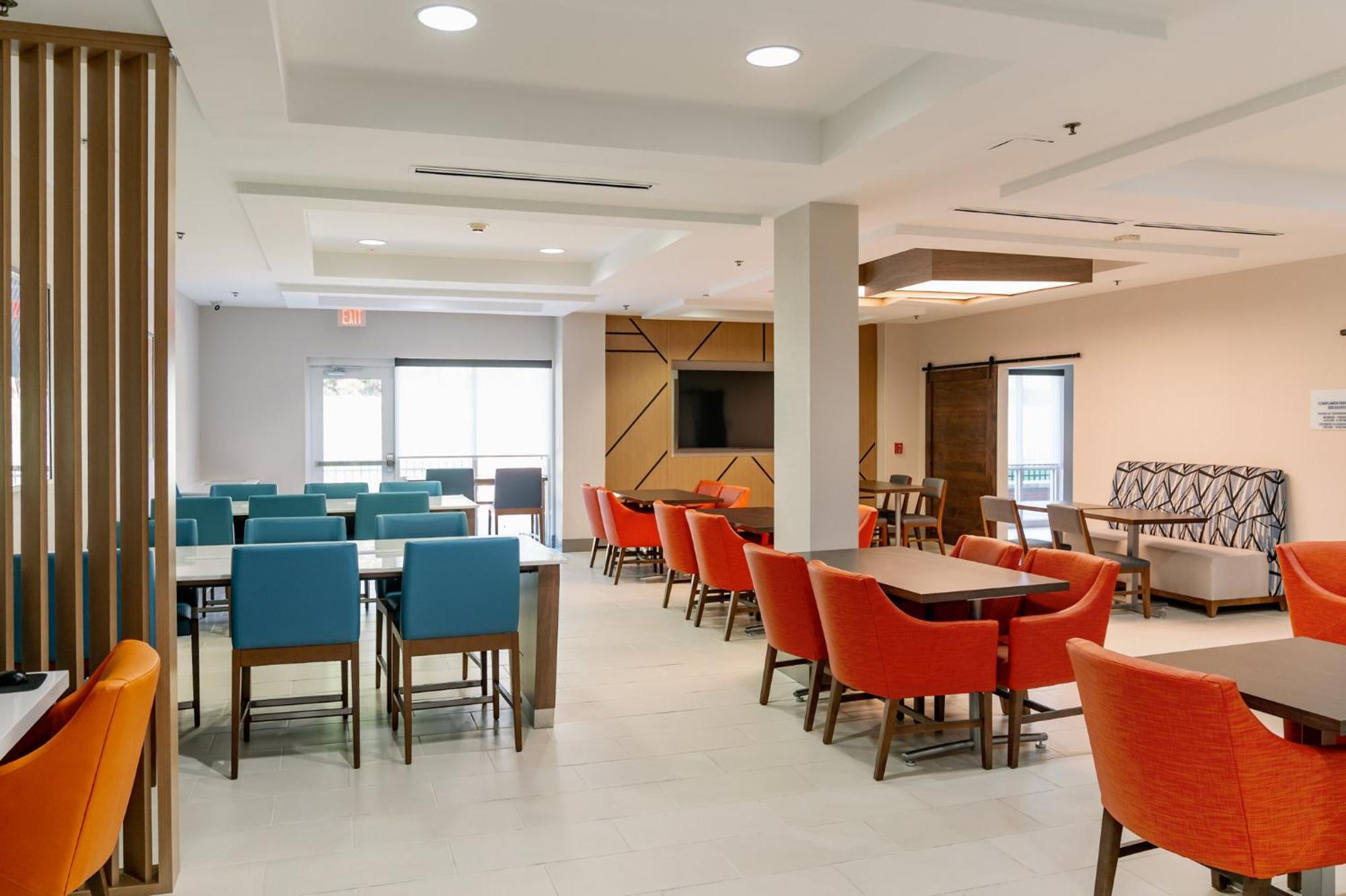 Holiday Inn Express Hotel Raleigh Southwest By Ihg Екстер'єр фото
