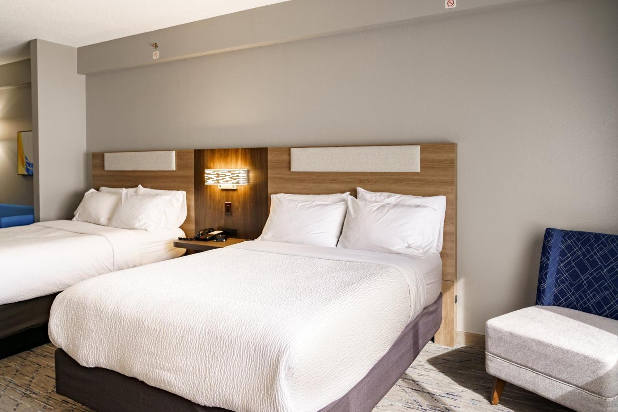 Holiday Inn Express Hotel Raleigh Southwest By Ihg Екстер'єр фото
