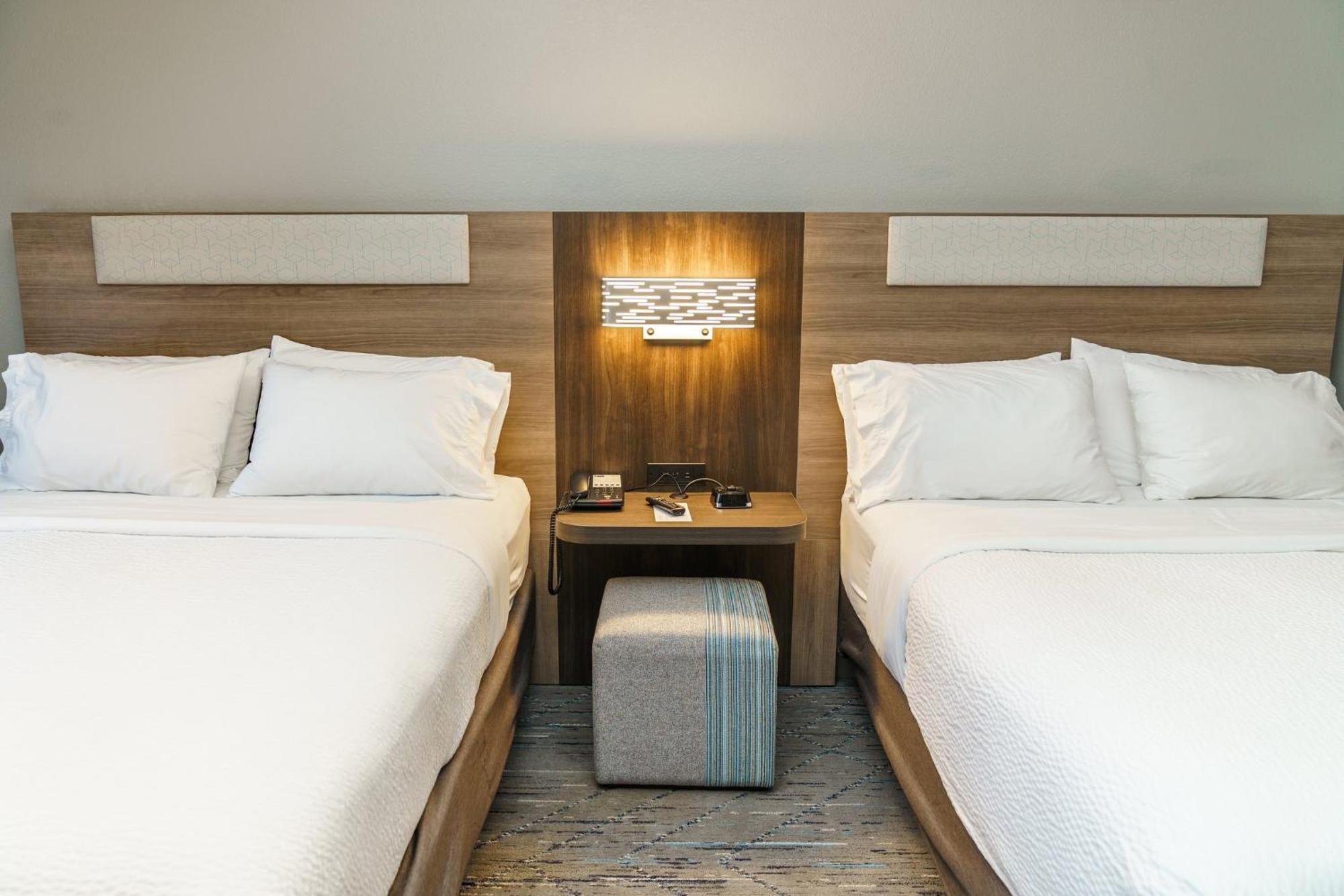 Holiday Inn Express Hotel Raleigh Southwest By Ihg Екстер'єр фото