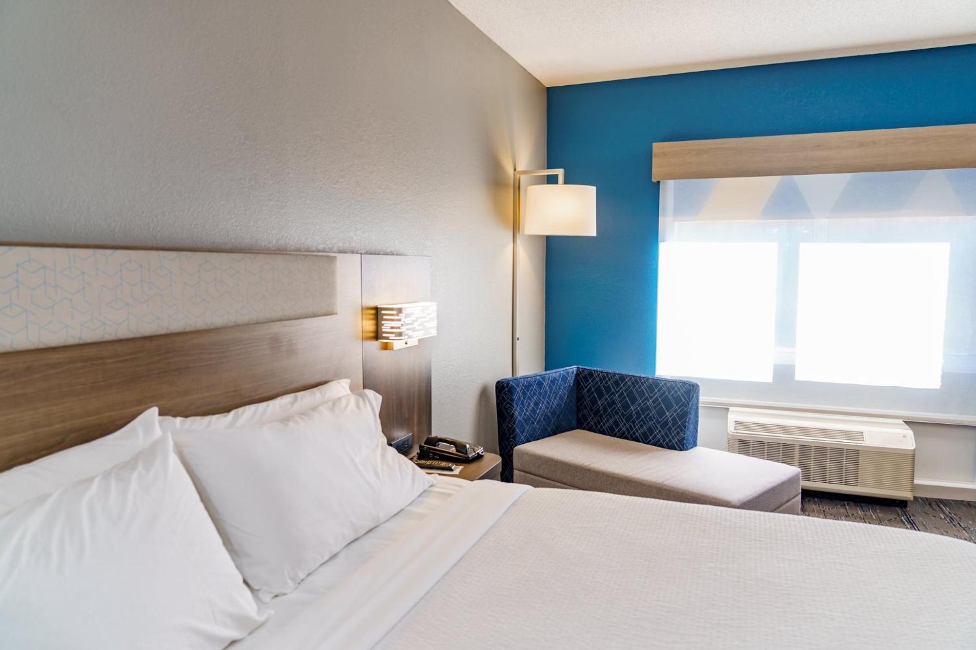 Holiday Inn Express Hotel Raleigh Southwest By Ihg Екстер'єр фото
